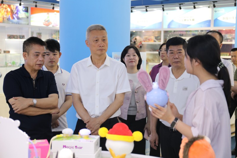 市人大常委会调研实丰文化 关注科技赋能传统玩具产业